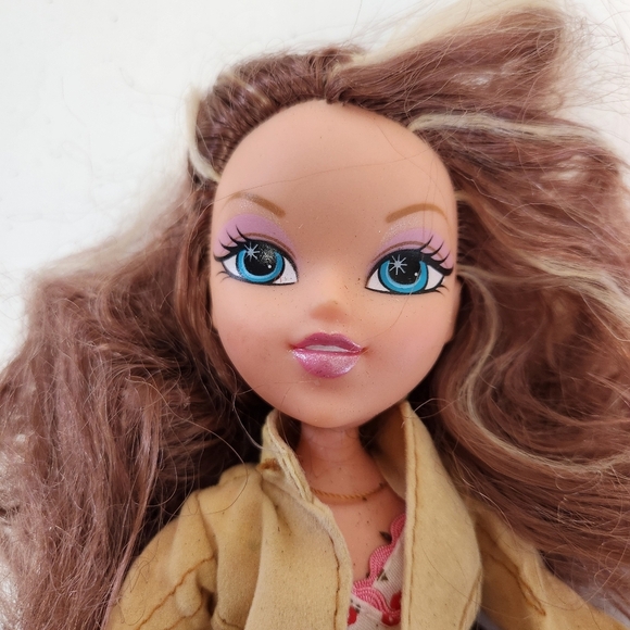 MGA Moxie Teens Tall Doll Clothes Parts Pieces - Picture 2 of 9